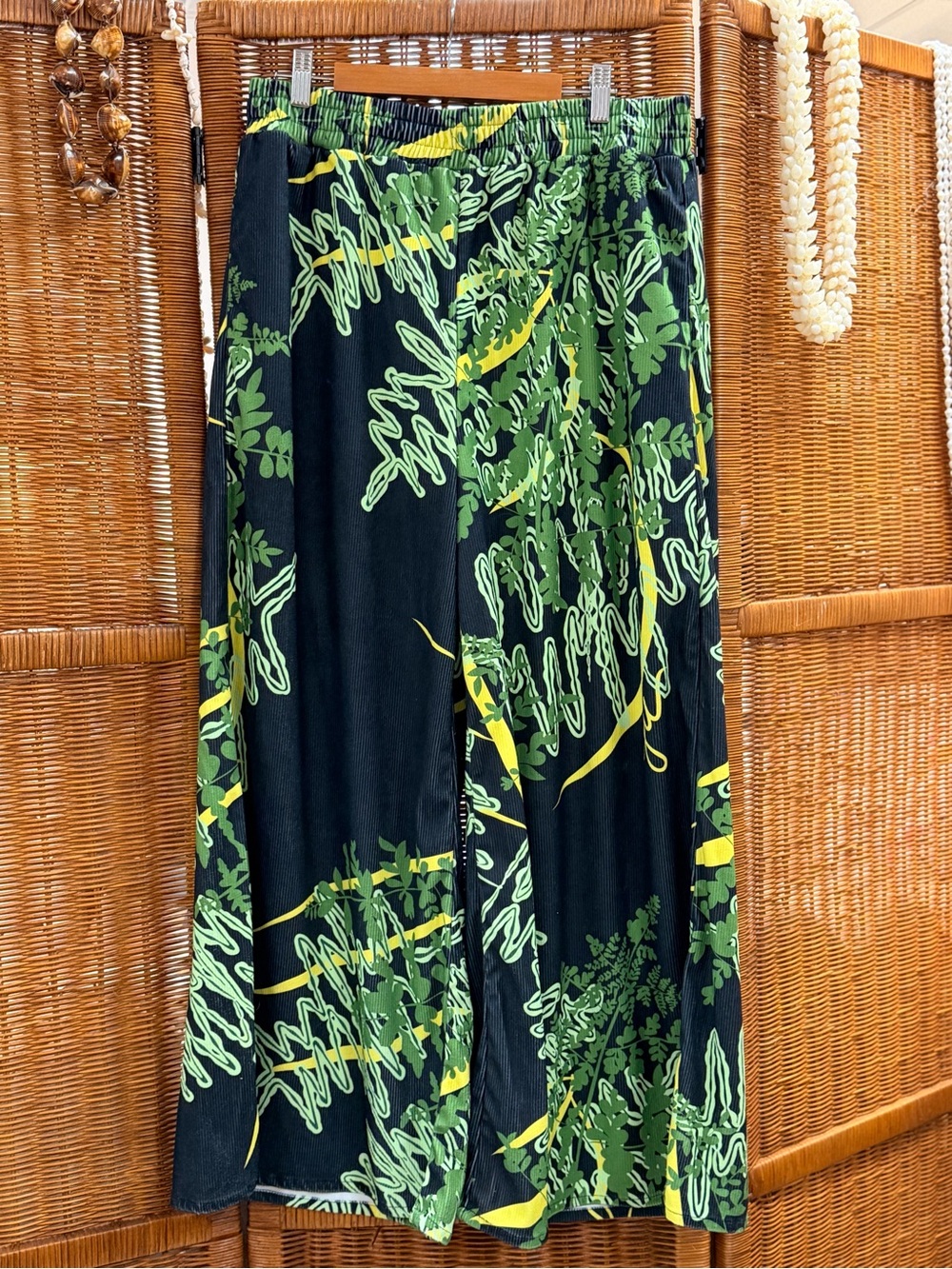 JU2XJULYEN MACHIKO PANTS - SIZE 2XL